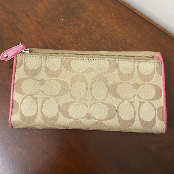 Coach Ashley Signature Jacquard Snap Envelope Wallet - Picture 12 of 14